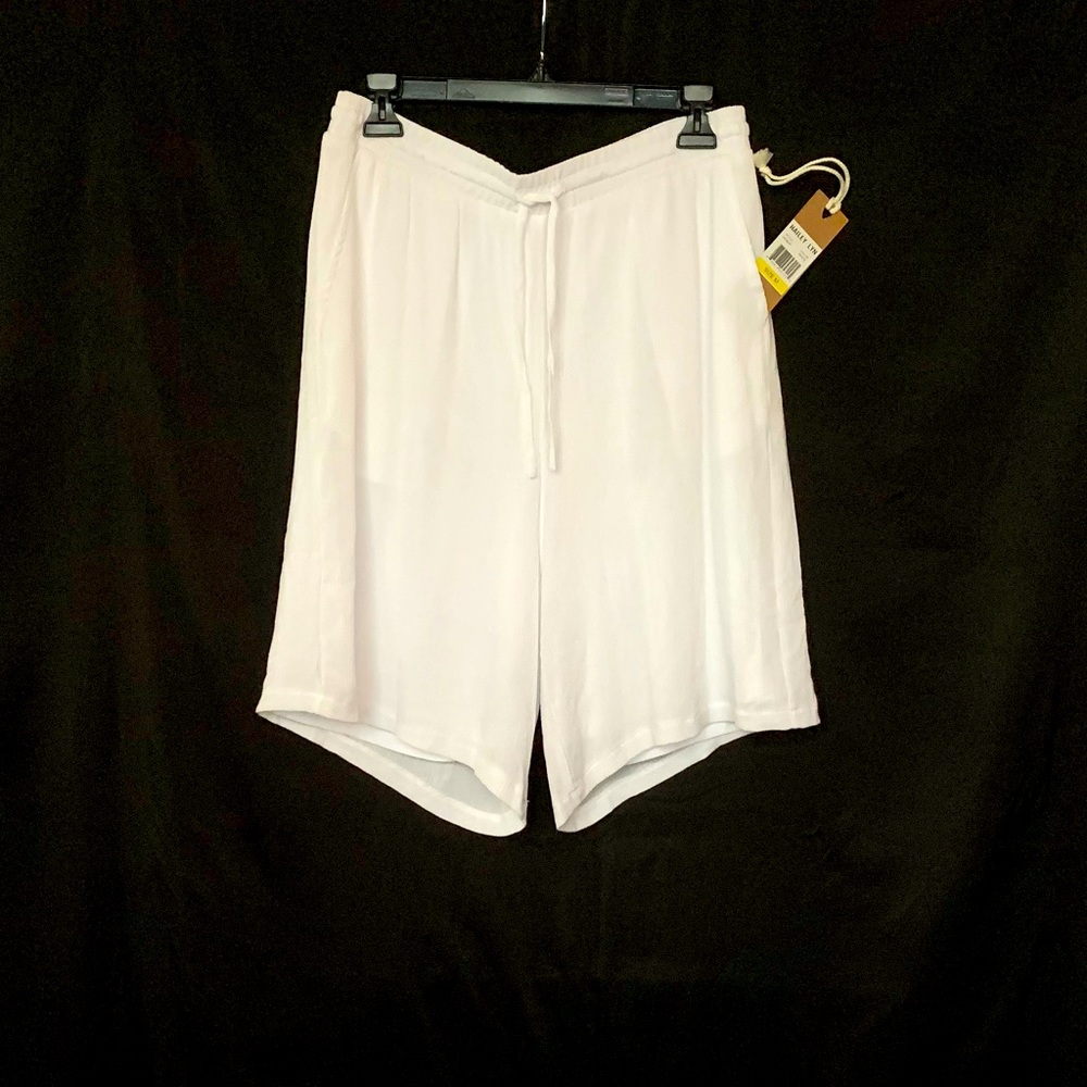 NWT Hailey Lyn White Shorts